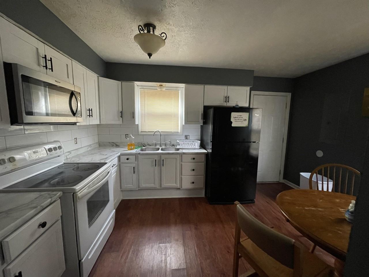 260 N Tacoma Ave #4 - Photo 4 of 7