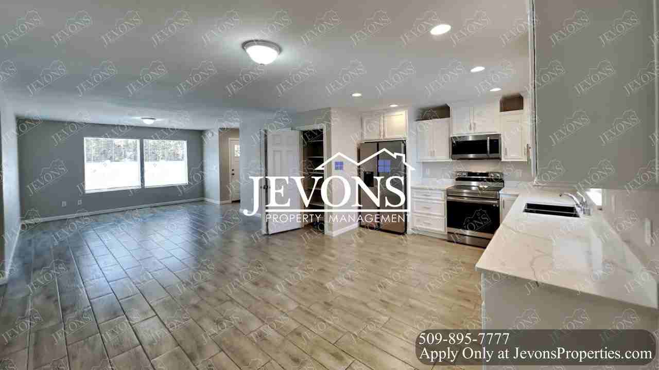 1912 W Mead Ave Yakima, WA 98902 - Photo 4 of 32