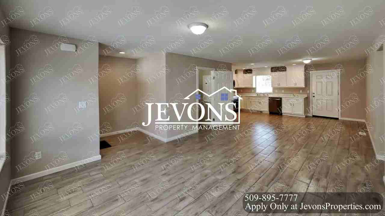 1912 W Mead Ave Yakima, WA 98902 - Photo 5 of 32