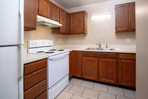 featured image of 411 Stratford Way #1