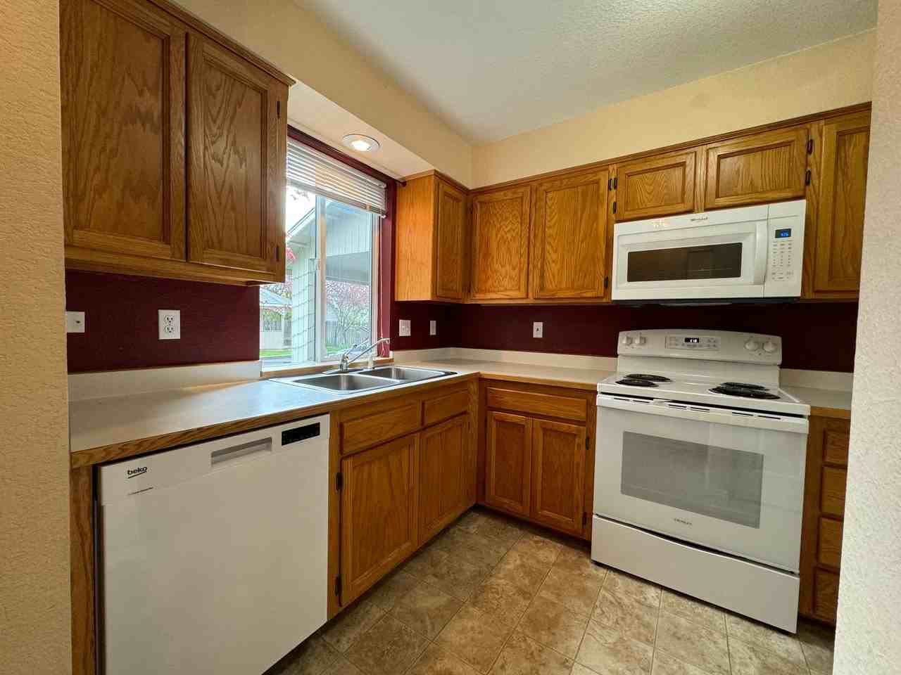 310 Ne Terry Ln #3C - Photo 3 of 12