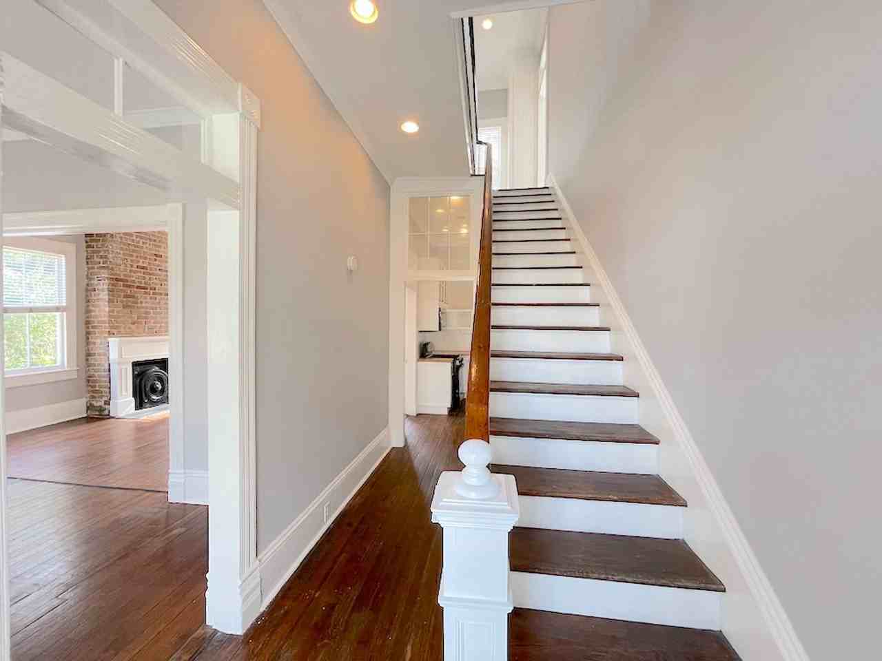 1012 Lincoln St - Photo 3 of 21