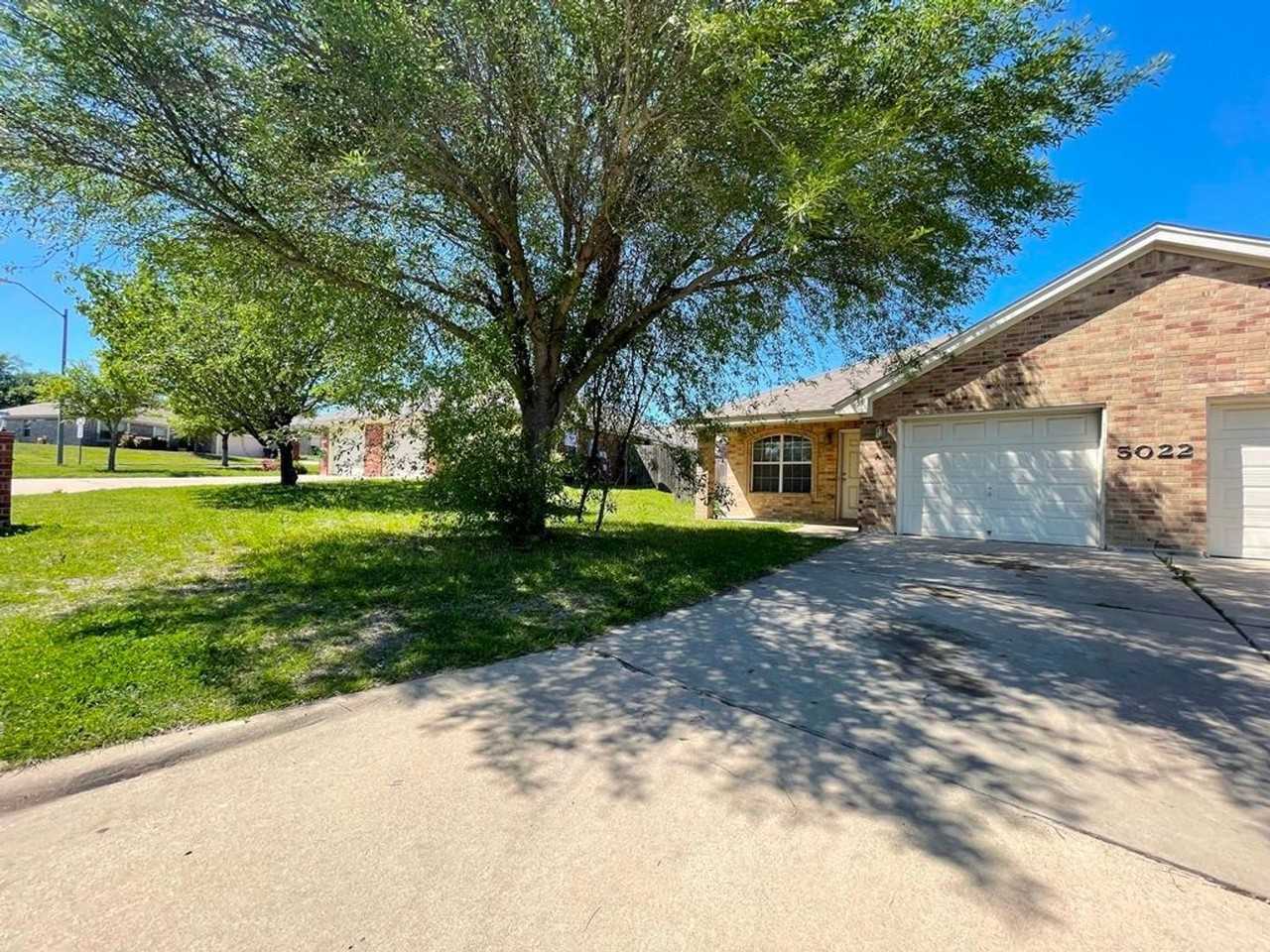 205 LOOP 5022 - Photo 2 of 38