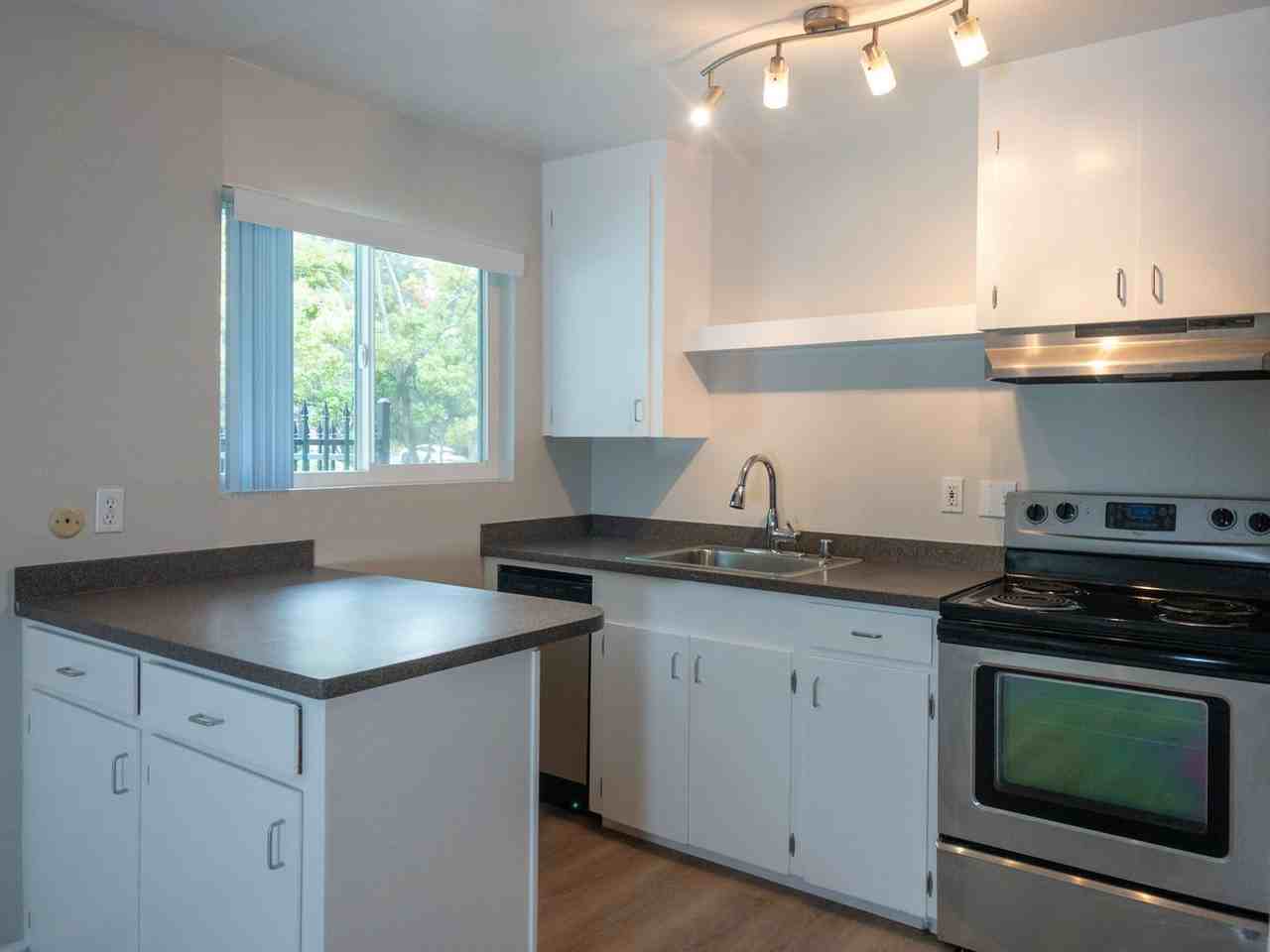 11 South Knoll Road - Photo 3 of 19