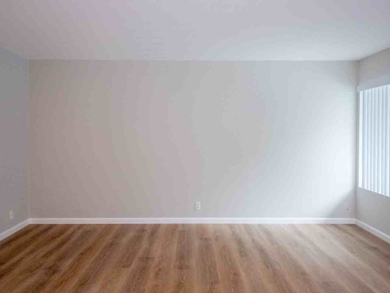 11 South Knoll Road - Photo 6 of 19