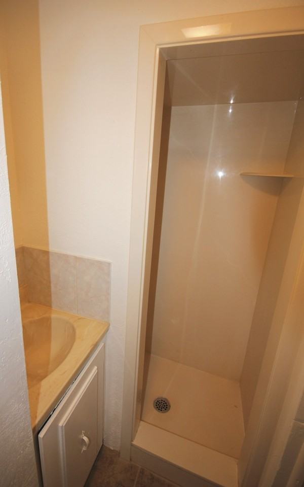 415 E 100 N - Photo 7 of 11