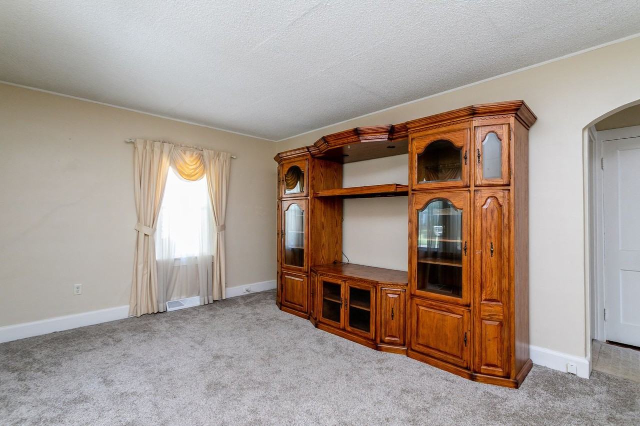 812 Again St - Photo 6 of 20