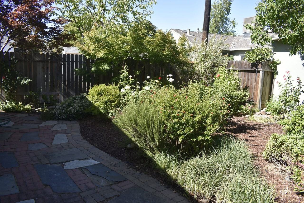 3207 58th St - Photo 3 of 11