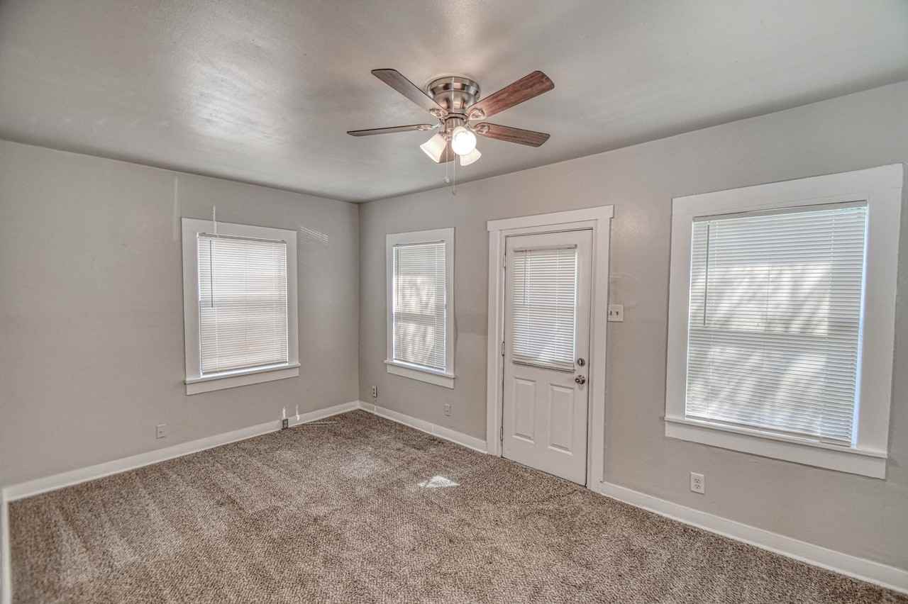 460 College Ave - Photo 3 of 14