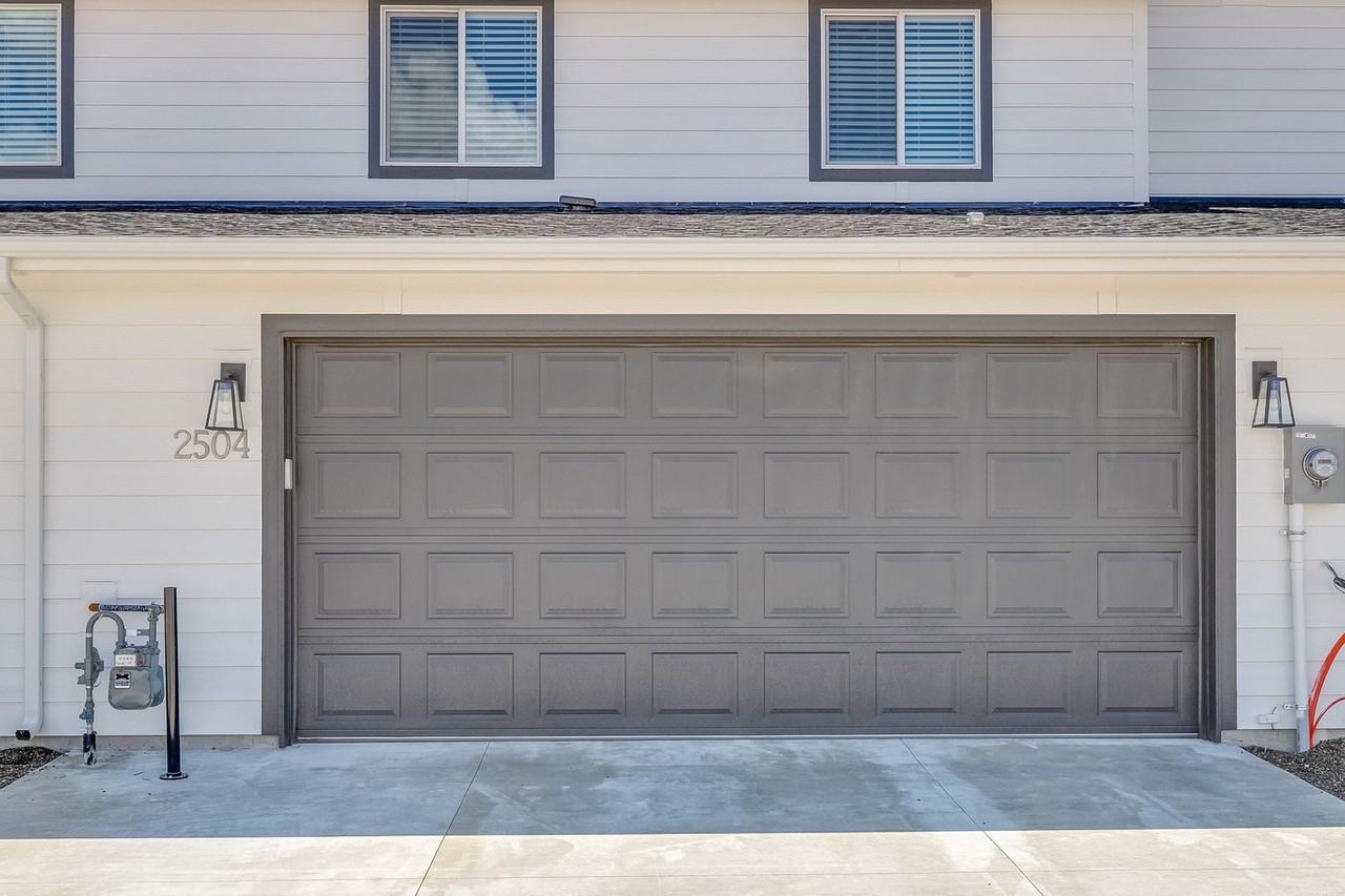 2504 E Blue Tick St - Photo 3 of 22