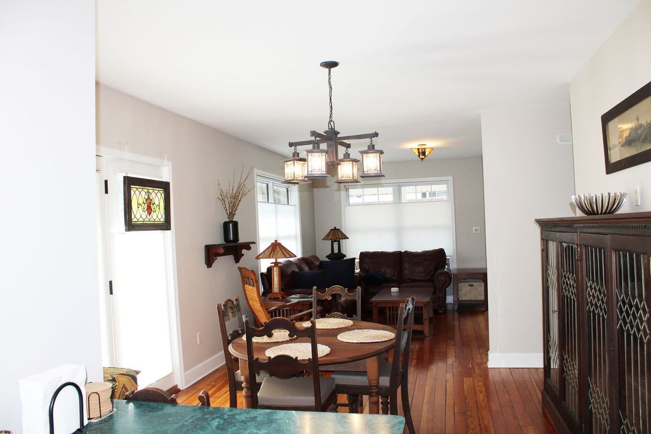 248 Hilt St - Photo 3 of 11