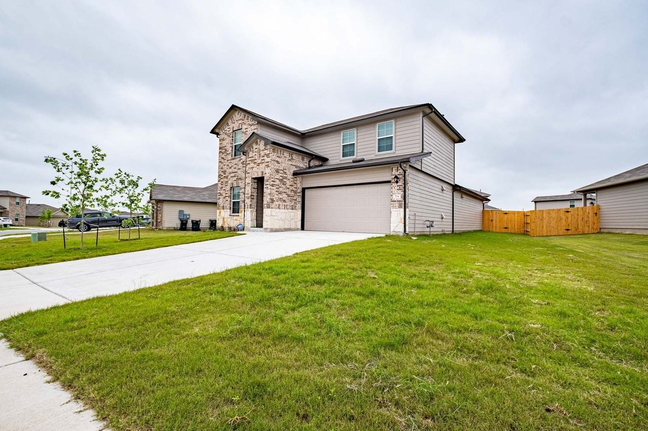 204 Lily Pond Trl - Photo 2 of 29