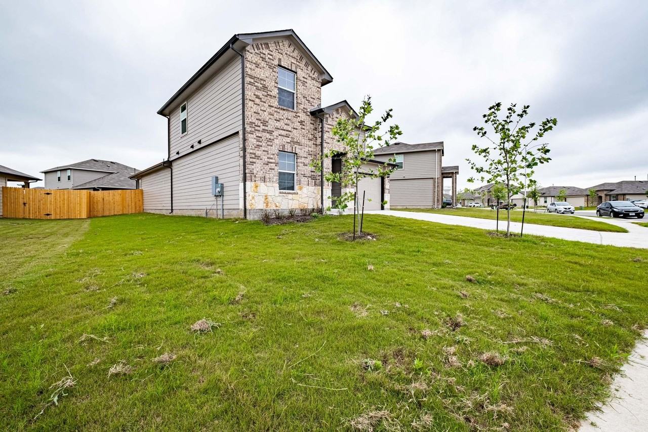 204 Lily Pond Trl - Photo 3 of 29