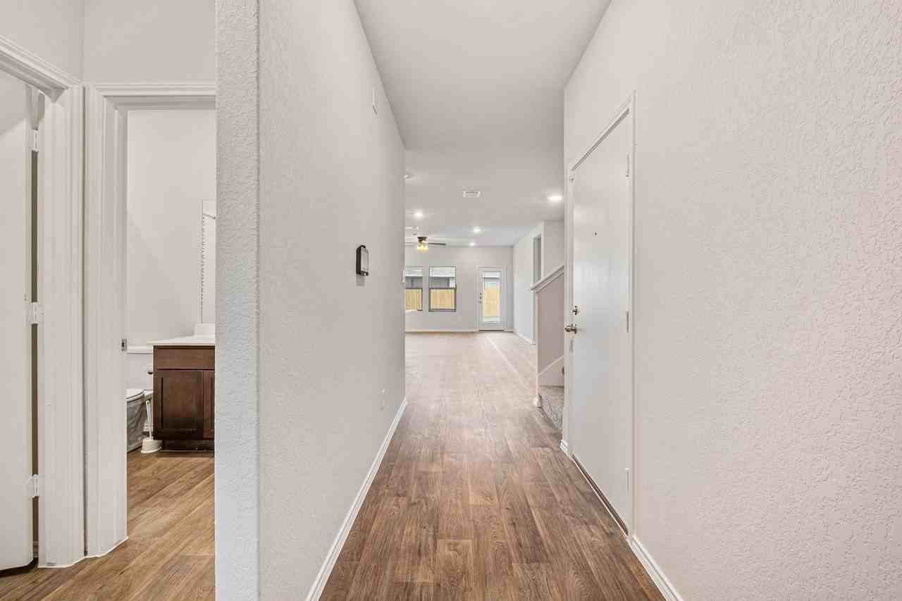 204 Lily Pond Trl - Photo 4 of 29