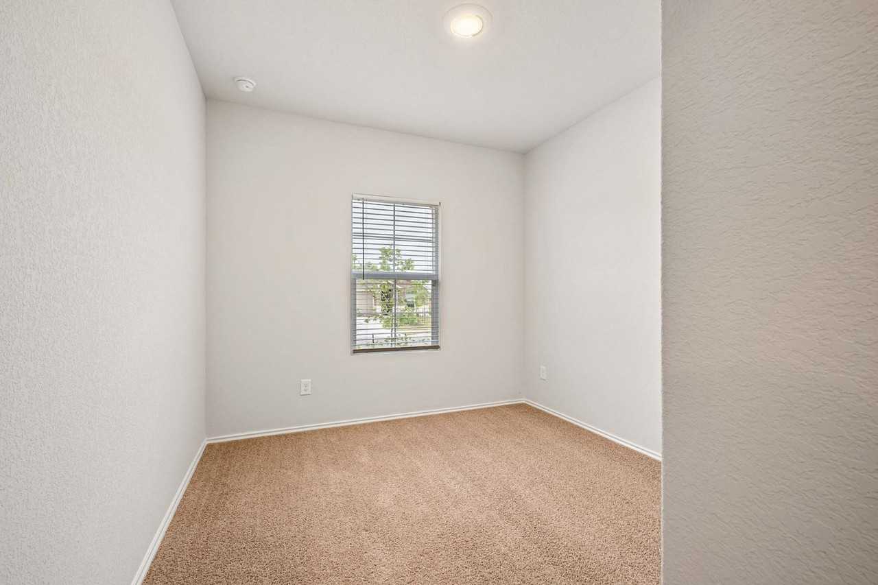 204 Lily Pond Trl - Photo 5 of 29