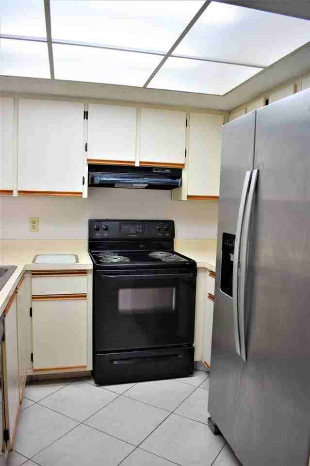 1534 1534 SE Royal Green Circle F 201 - Photo 2 of 7