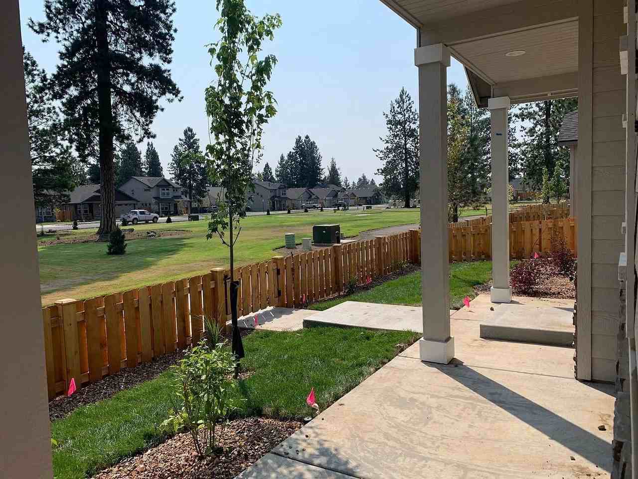 661 N Meadow Ln - Photo 3 of 38