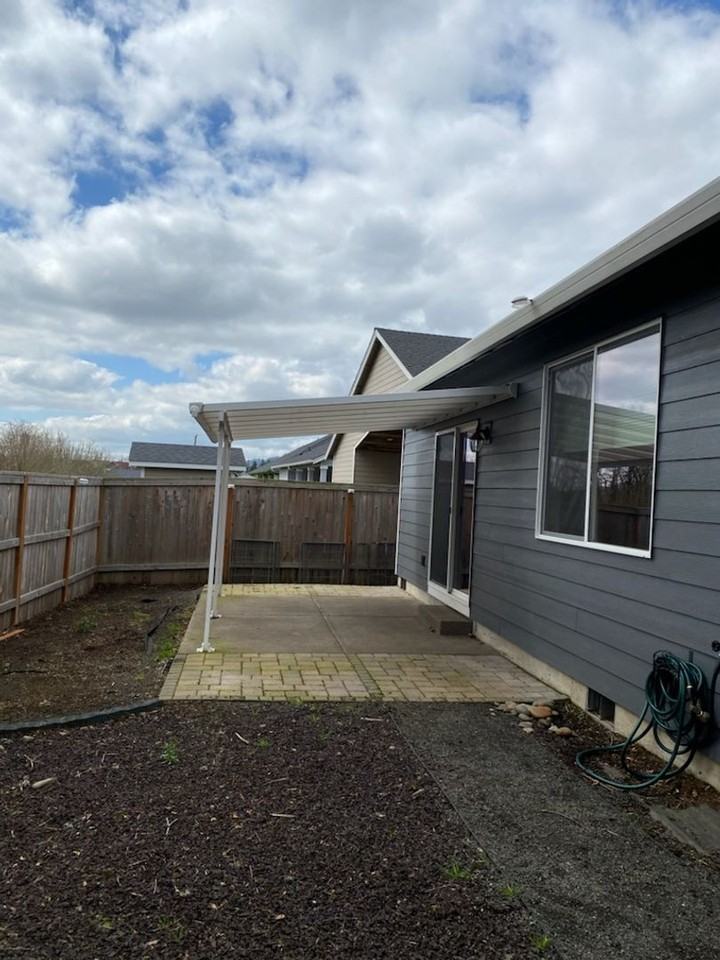 1080 Robbins Way - Photo 3 of 13