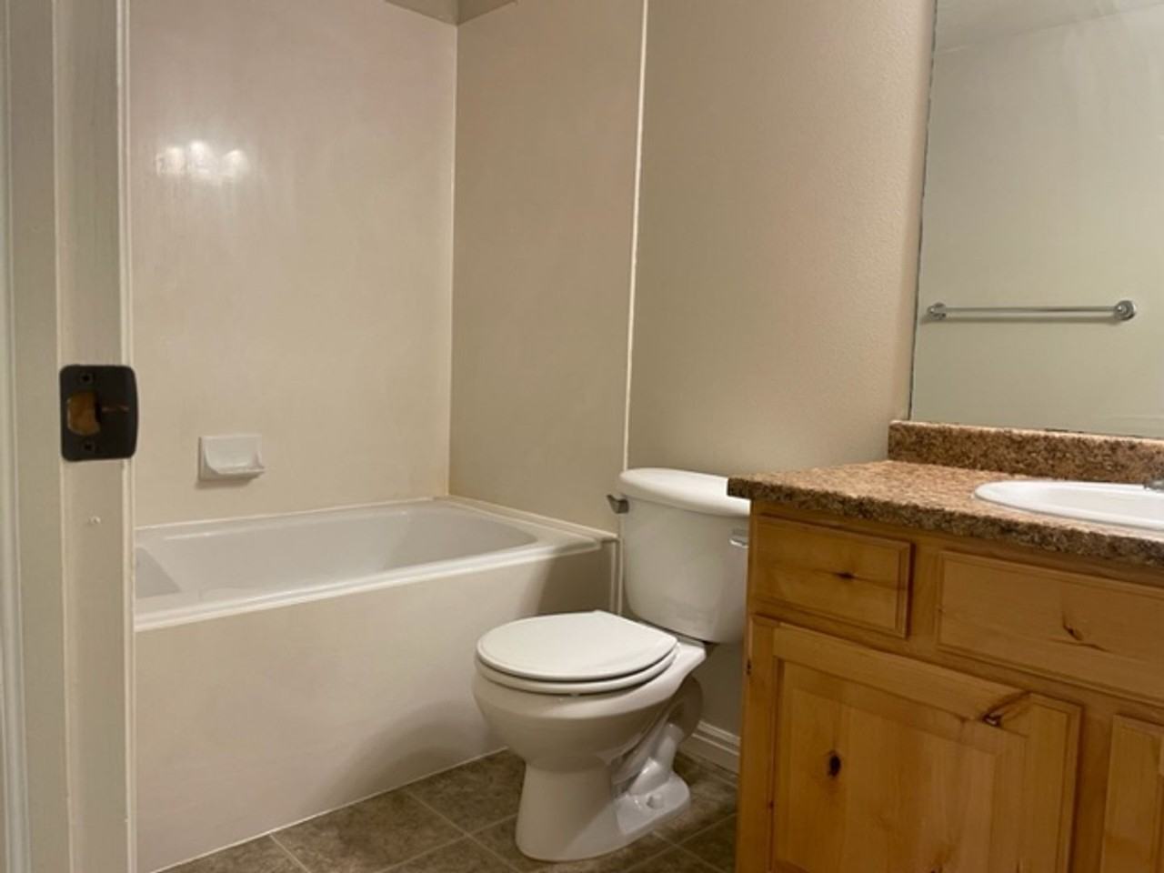 956 W 580 S - Photo 3 of 11