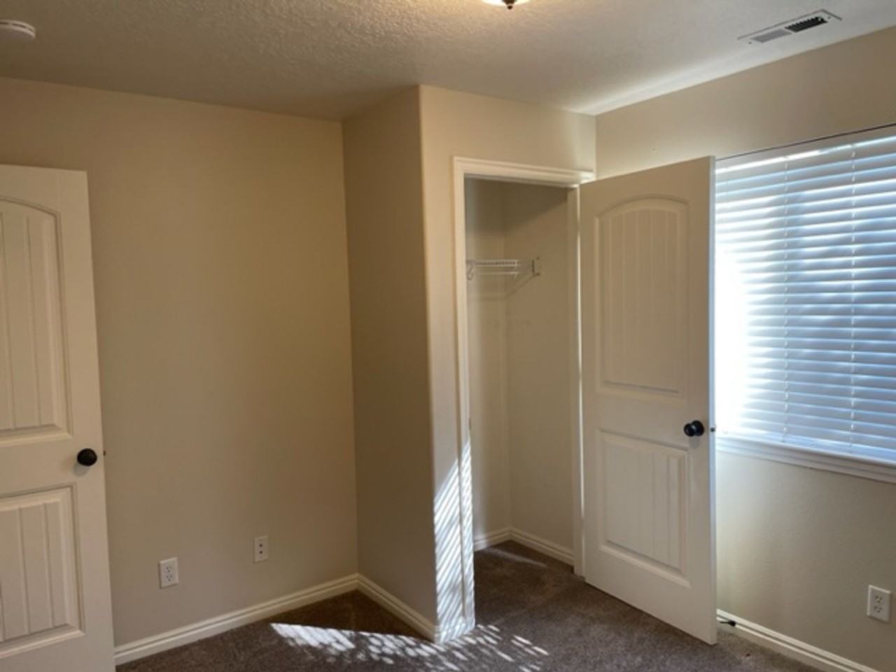 956 W 580 S - Photo 6 of 11