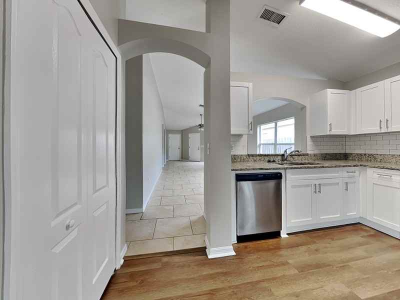 430 Maple Pointe Dr - Photo 5 of 22