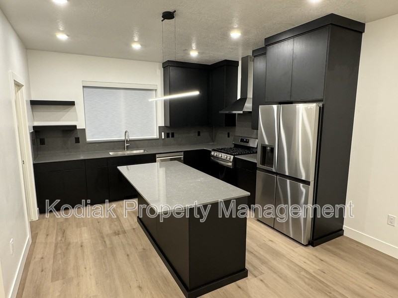 765 Nw #202 - Photo 4 of 18