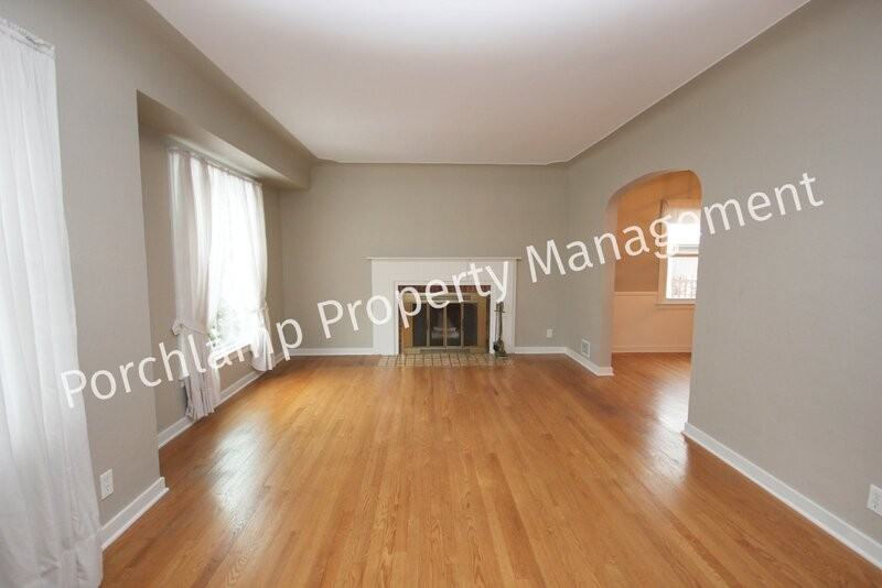 1106 Alger St Se - Photo 3 of 16