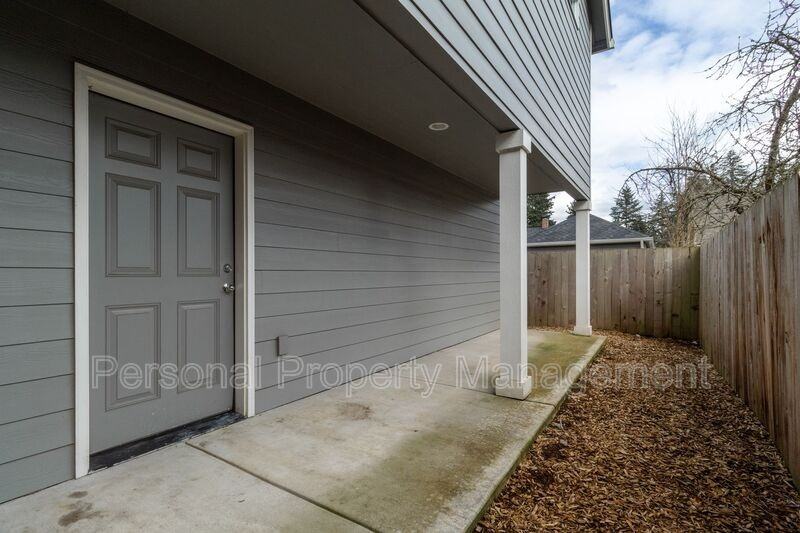 3308 E 24th Cir - Photo 2 of 10