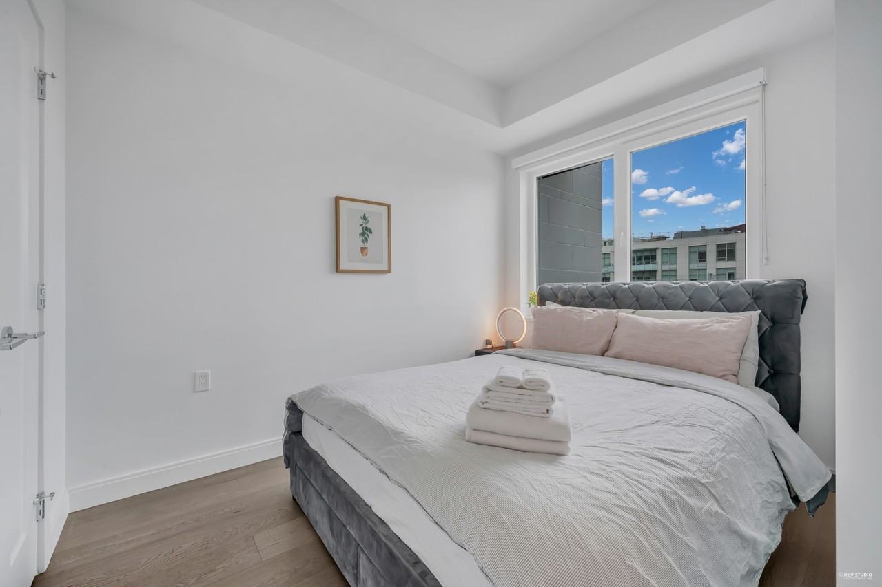 4396 Cambie Street - Photo 6 of 26