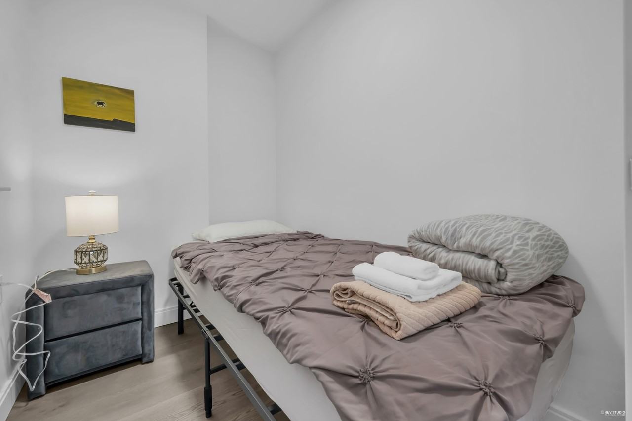 4396 Cambie Street - Photo 7 of 26