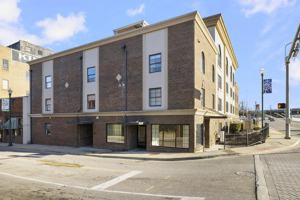 featured image of 407 South Roan Street