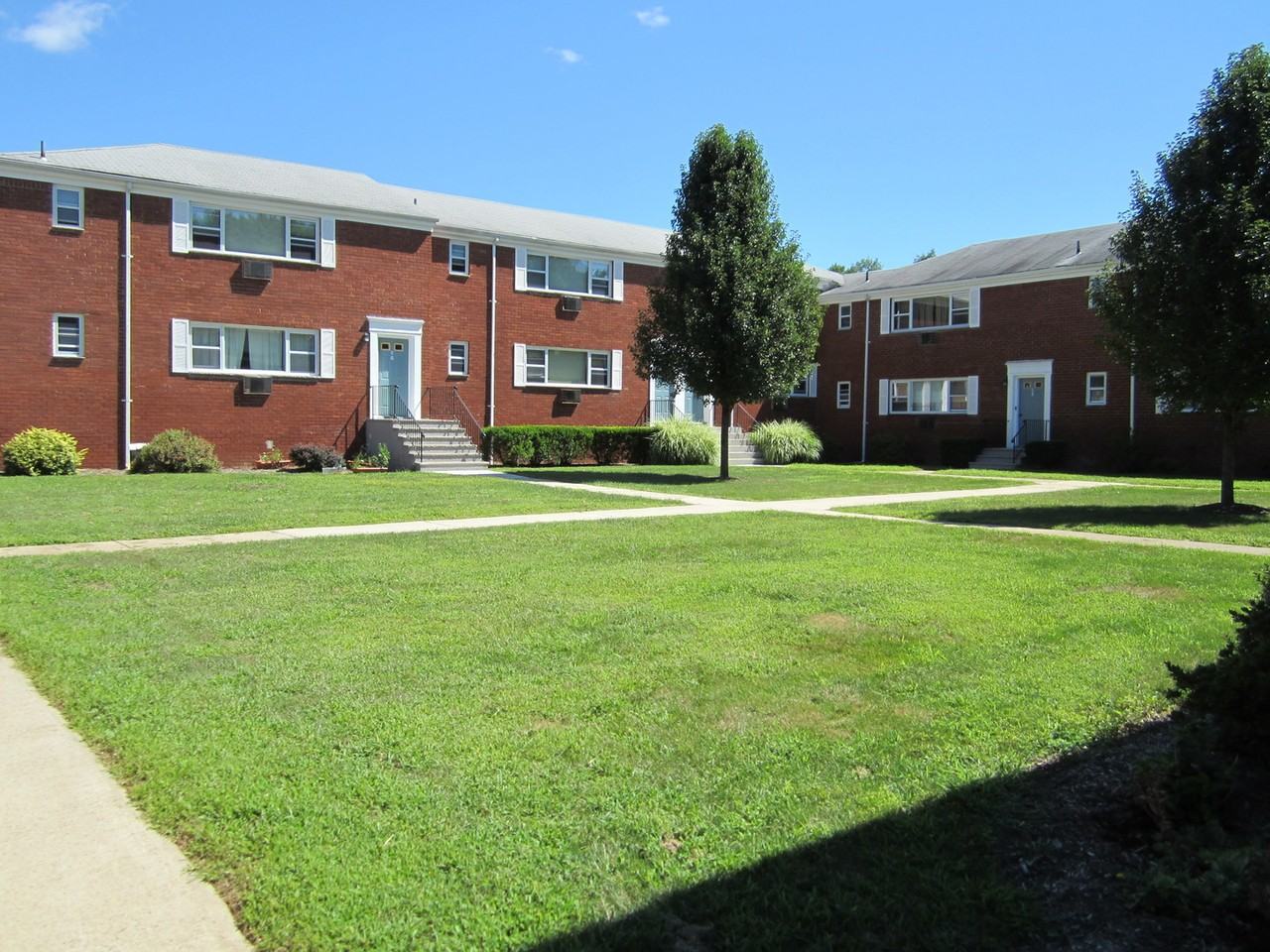 PINEFIELD MANOR APARTMENTS - Photo 5 of 15