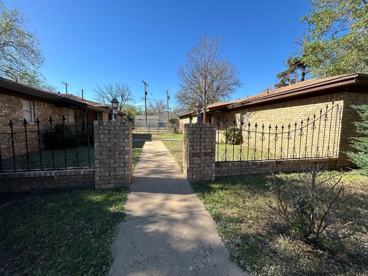 WBM 2219 26th Street - MG - Photo 2 of 14