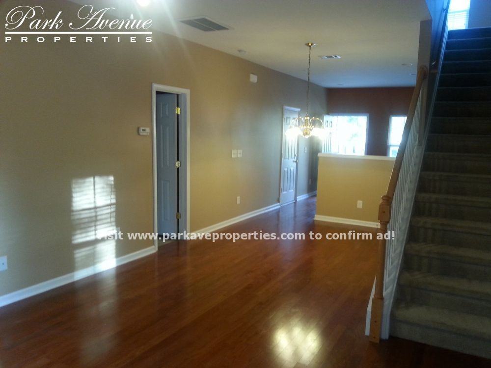 304 Azteca Dr - Photo 3 of 15