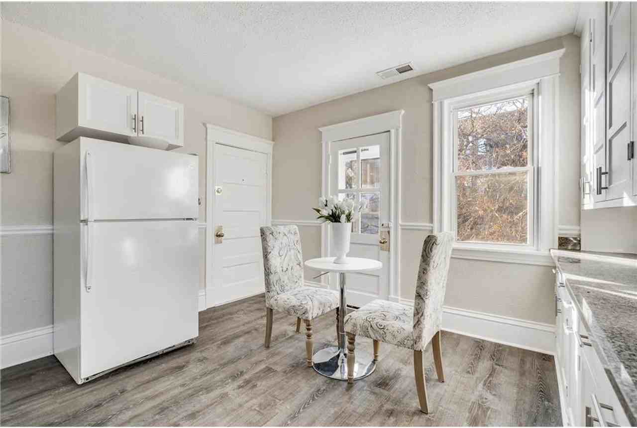 2105 Aldrich Ave N - Photo 3 of 29