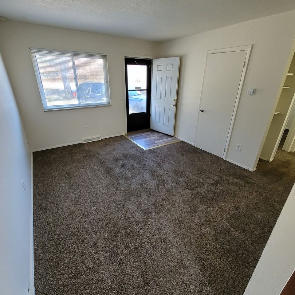 Creekwood Apartments - Photo 5 of 18