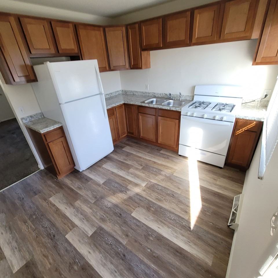 Creekwood Apartments - Photo 2 of 18