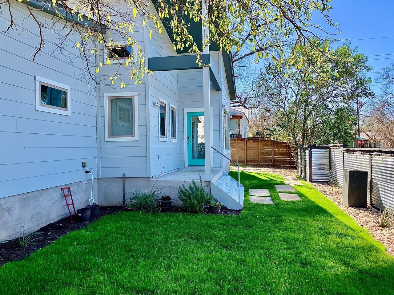 1163 Alamo St - Photo 3 of 26