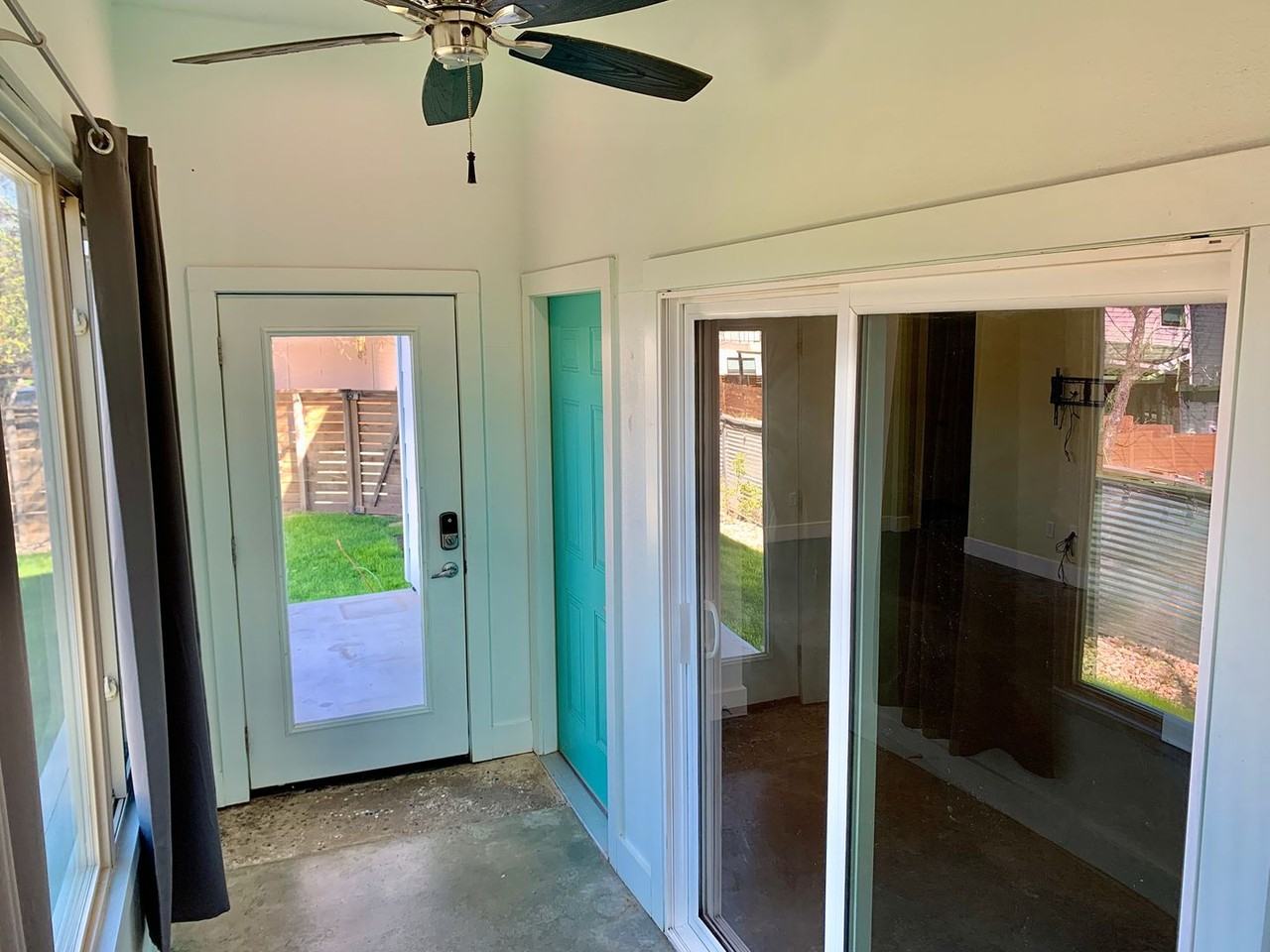 1163 Alamo St - Photo 5 of 26