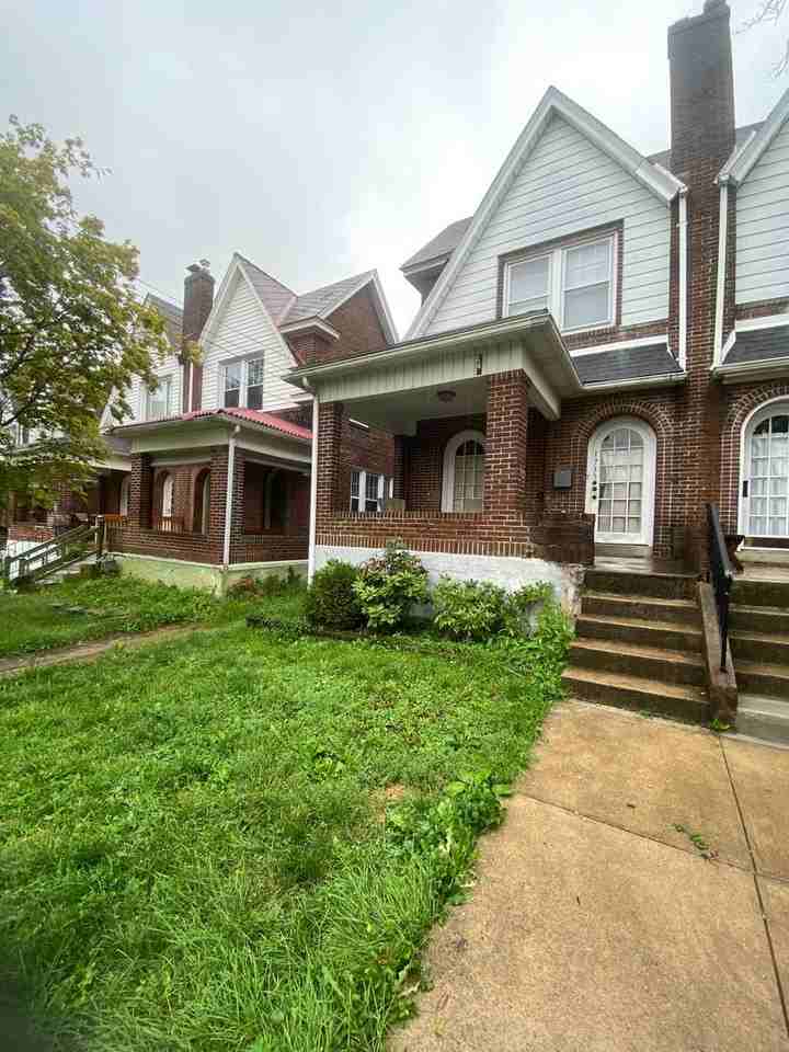 1735 W North St - Photo 3 of 11