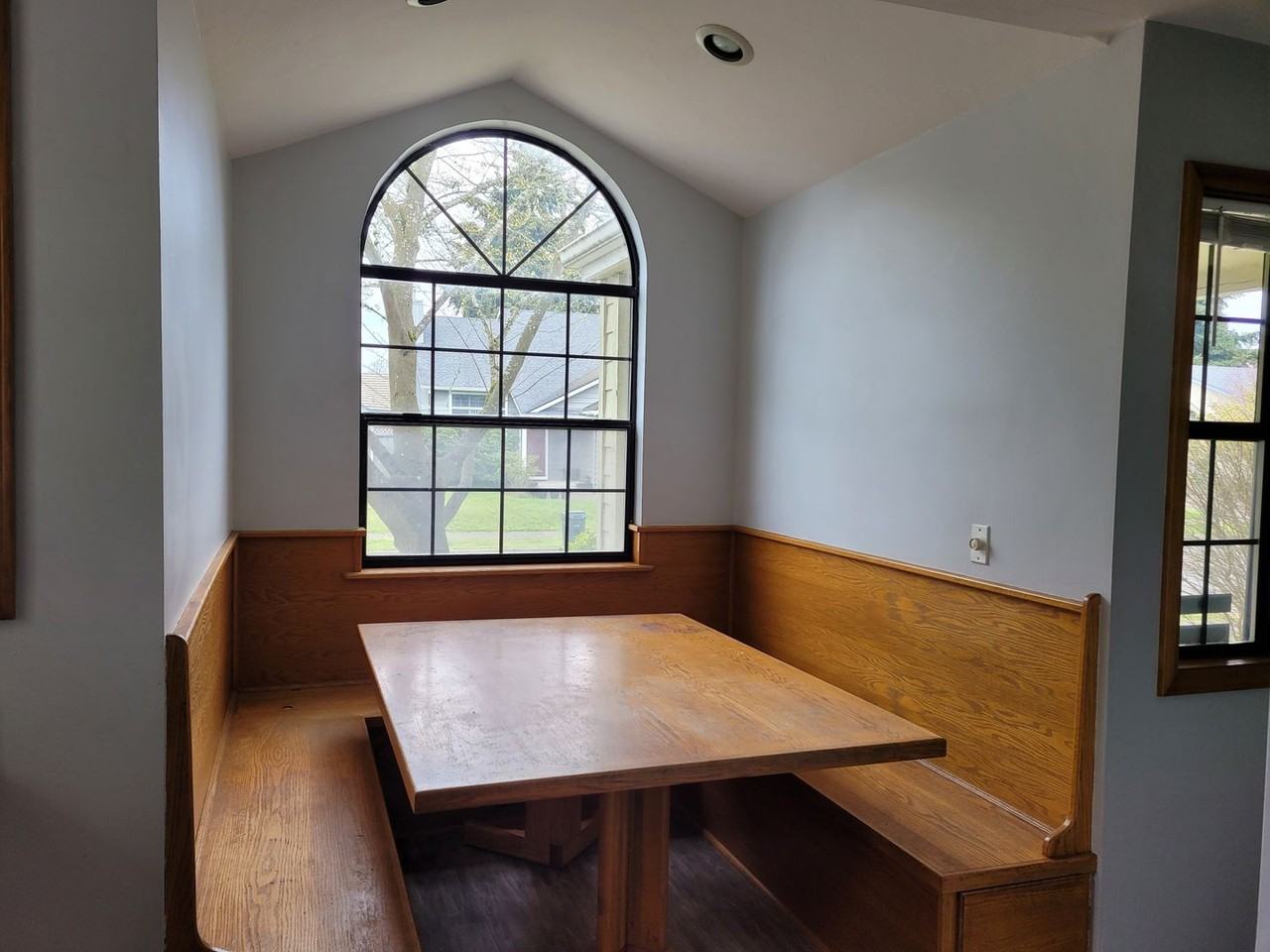 1676 Kings North St - Photo 2 of 10