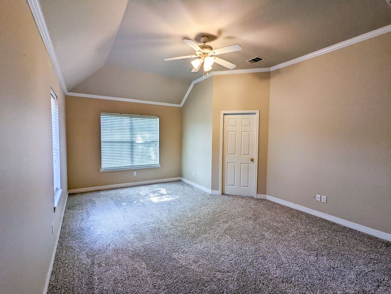 2518 Brookhaven Dr - Photo 4 of 12