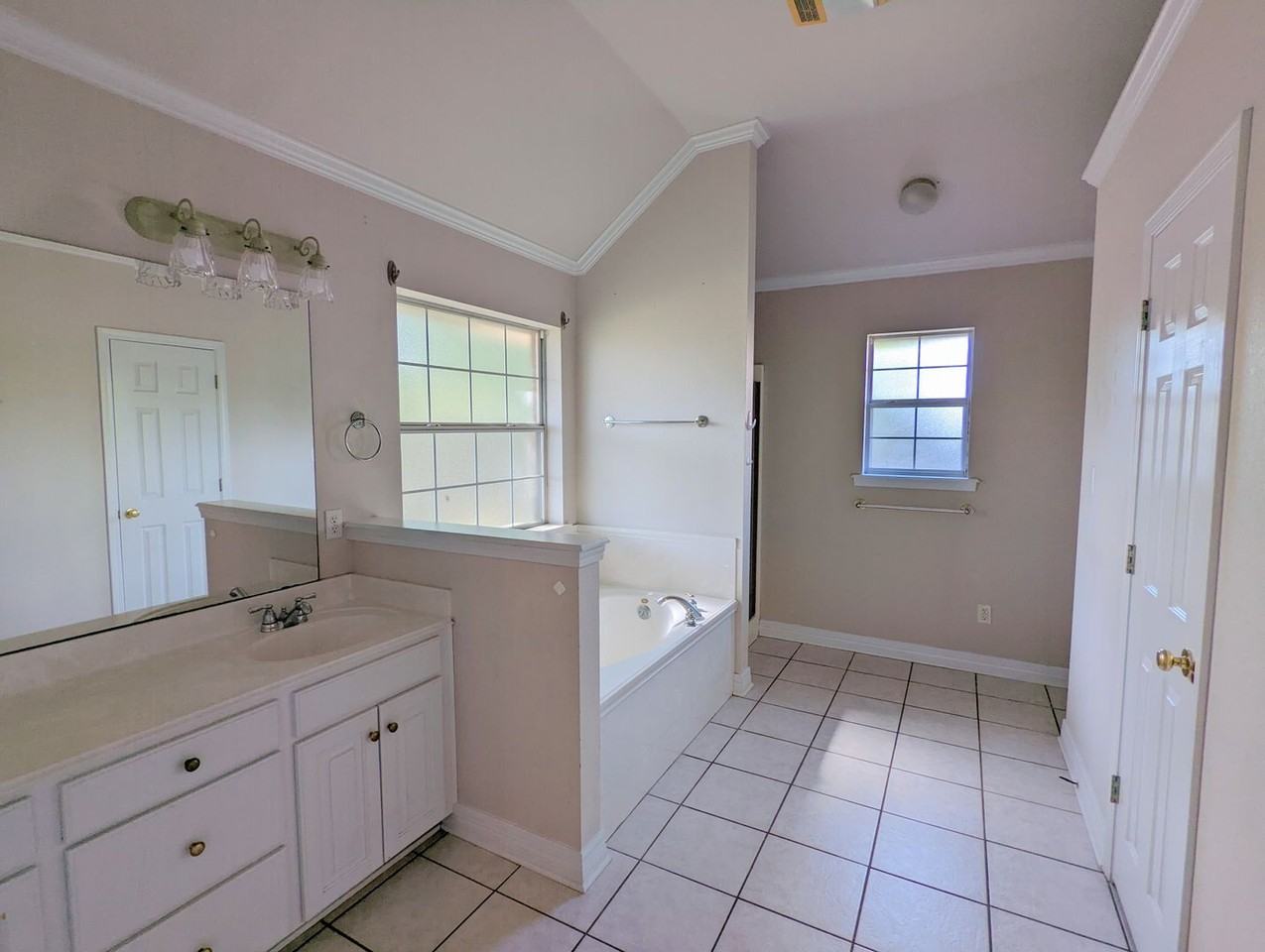 2518 Brookhaven Dr - Photo 5 of 12