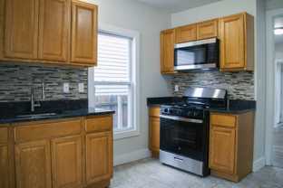 129 Poplar St - Photo 1 of 1