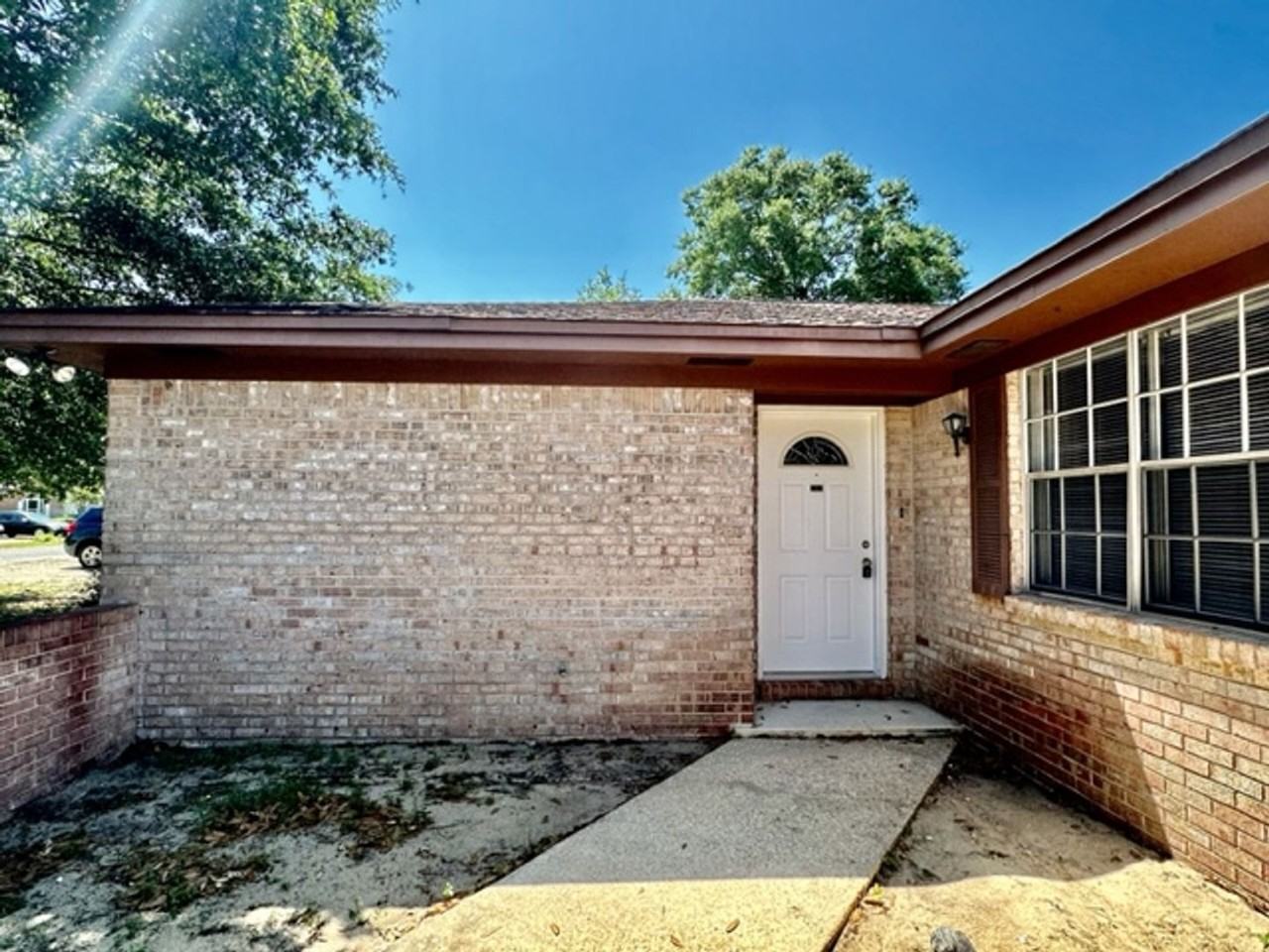 263 Harding Rd - Photo 2 of 43