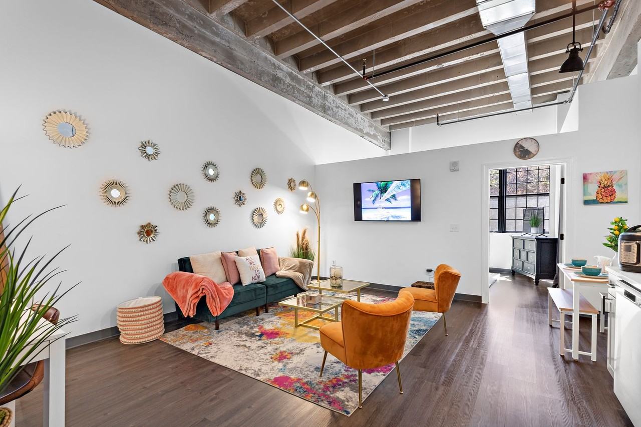 1 Bedroom Delight in the Heart of Newark! - Photo 2 of 14