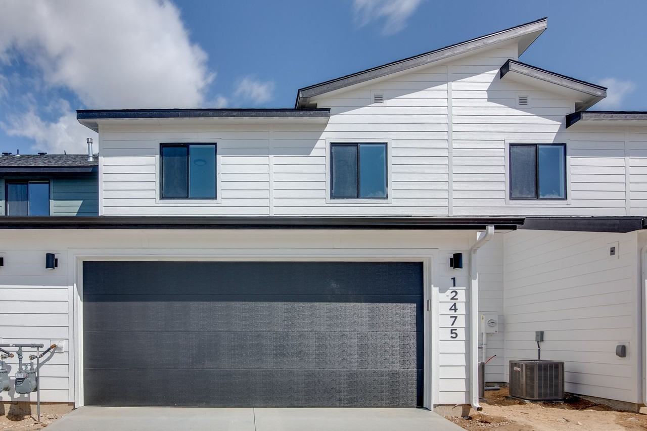 12521 W Victory Rd - Photo 2 of 22