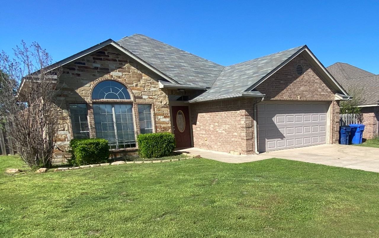 211 Nw Cherry Ave - Photo 2 of 29