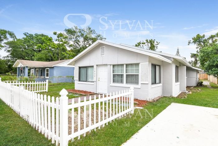 1422 W Kaley Ave - Photo 3 of 17