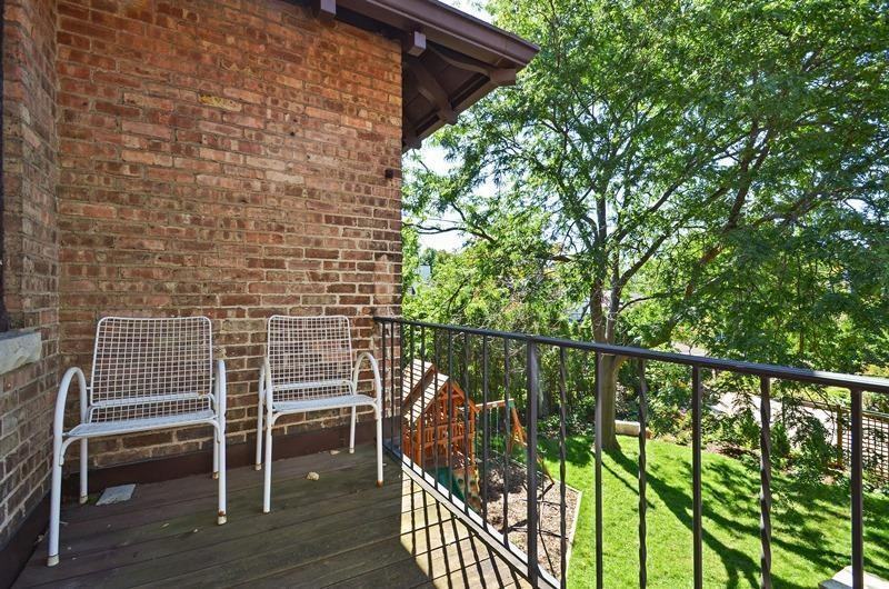 2631 E Beverly Rd - Photo 3 of 25